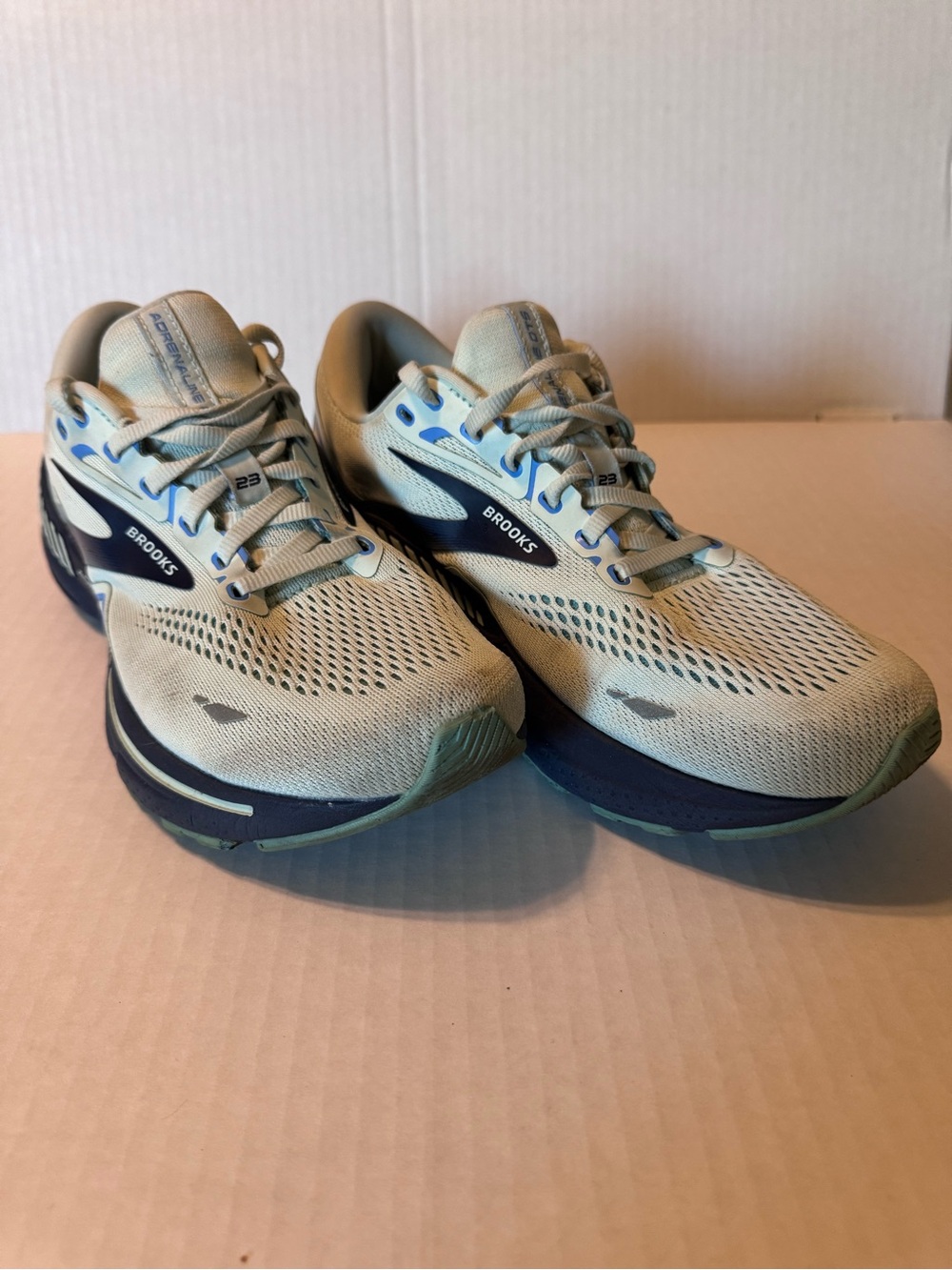 Brooks Women size 10 Adrenaline GTS 23